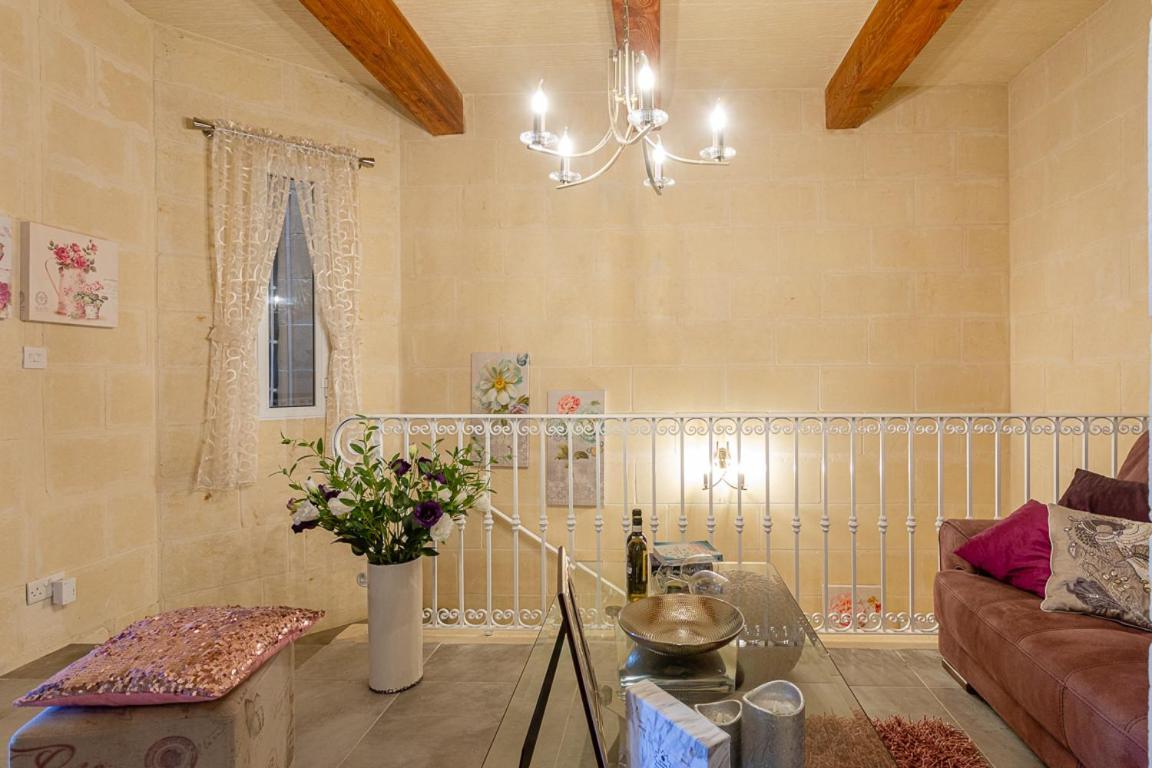 Ajuga Luxury Boutique B&B Qala Exterior photo