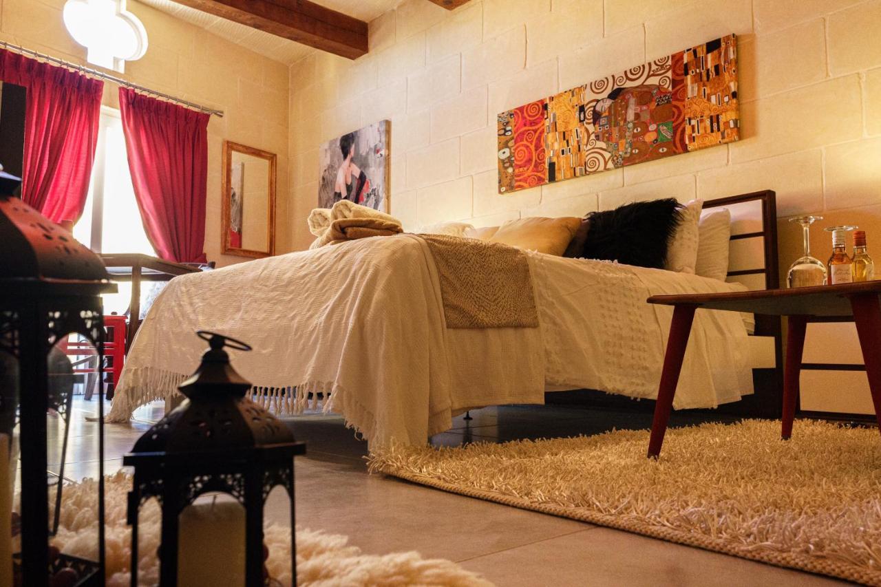 Ajuga Luxury Boutique B&B Qala Exterior photo