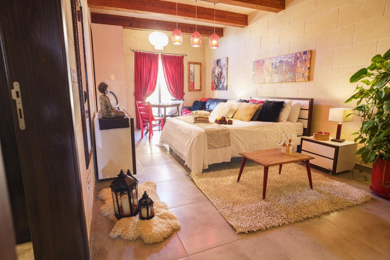 Ajuga Luxury Boutique B&B Qala Exterior photo